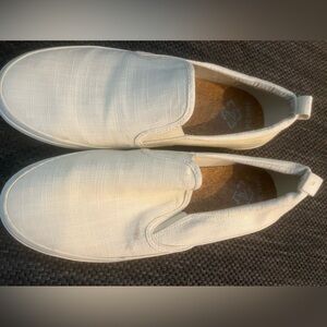 Sperrys slip on sneakers, cream 8 1/2